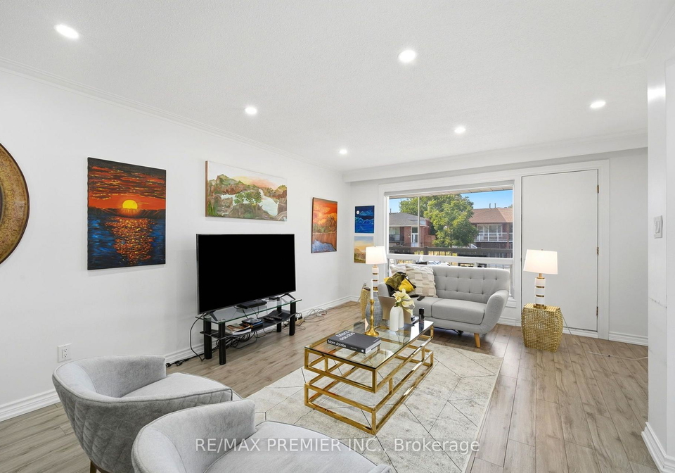 15-madonna-gardens-toronto-york-ontario-w13633466