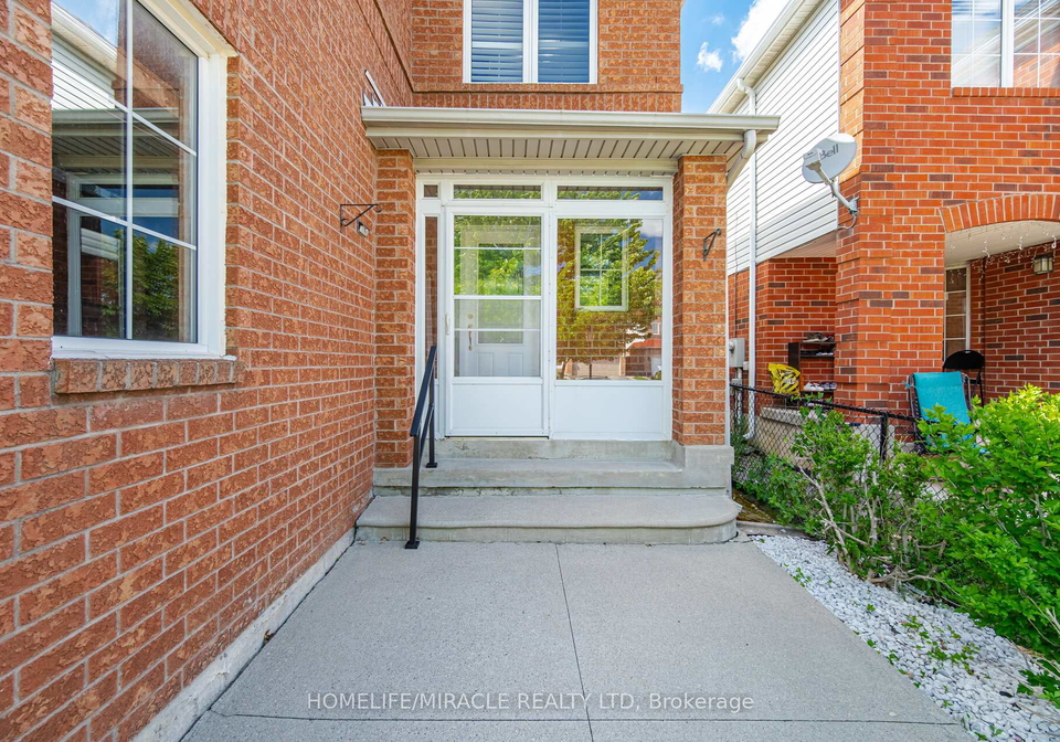 31-larkspur-road-brampton-ontario-w13633494