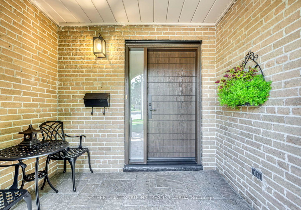 2318-malden-court-mississauga-ontario-w13633522