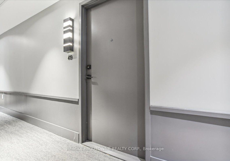2489-taunton-road-oakville-ontario-w13633616