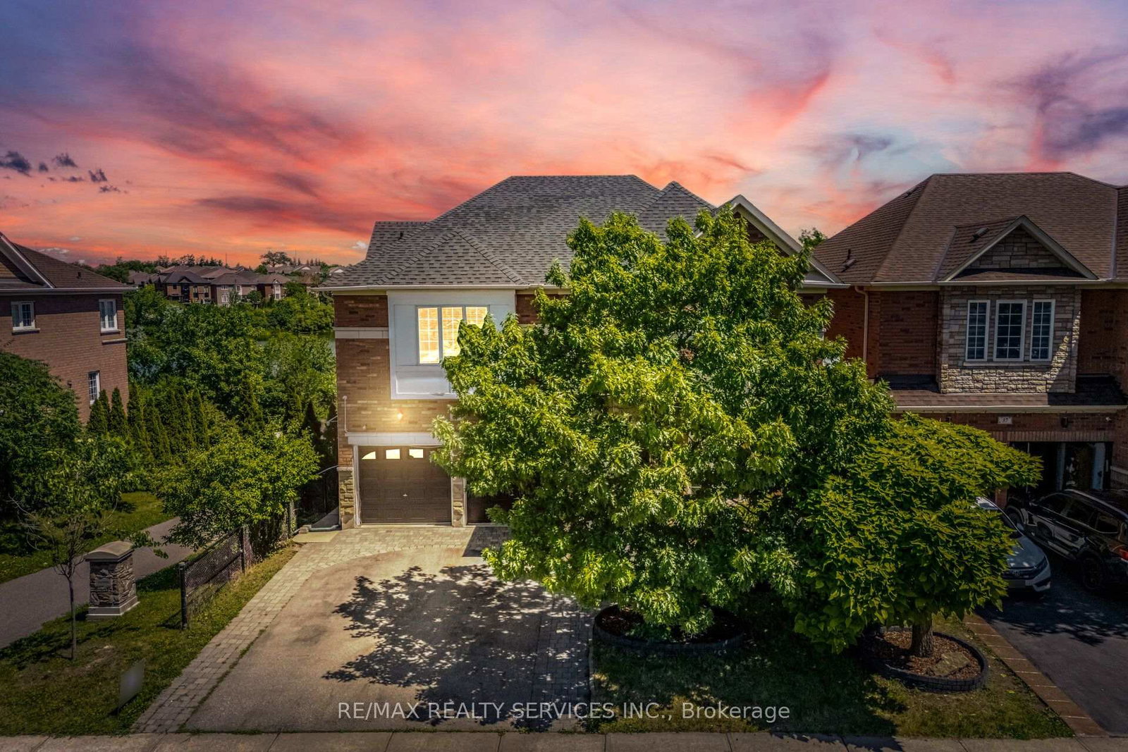 35-stoneylake-avenue-brampton-ontario-w13633642