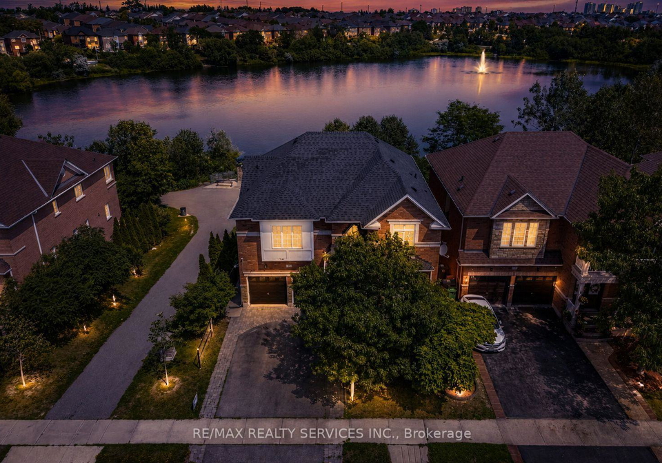 35-stoneylake-avenue-brampton-ontario-w13633642