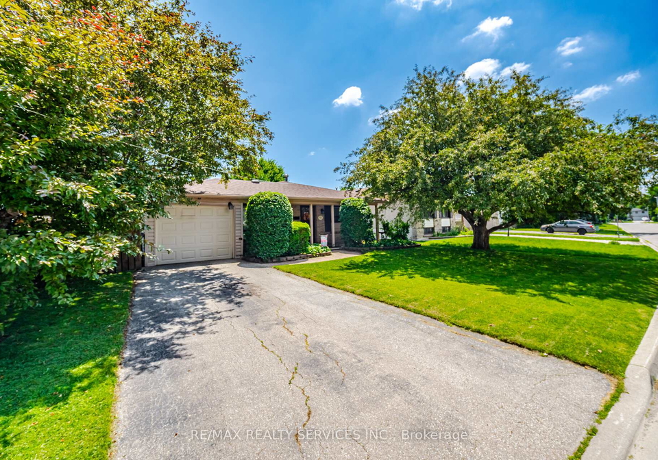 15-ferndale-crescent-brampton-ontario-w13633644