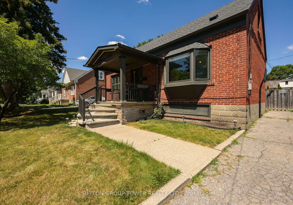 8-yvonne-avenue-n-toronto-york-ontario-w13633796