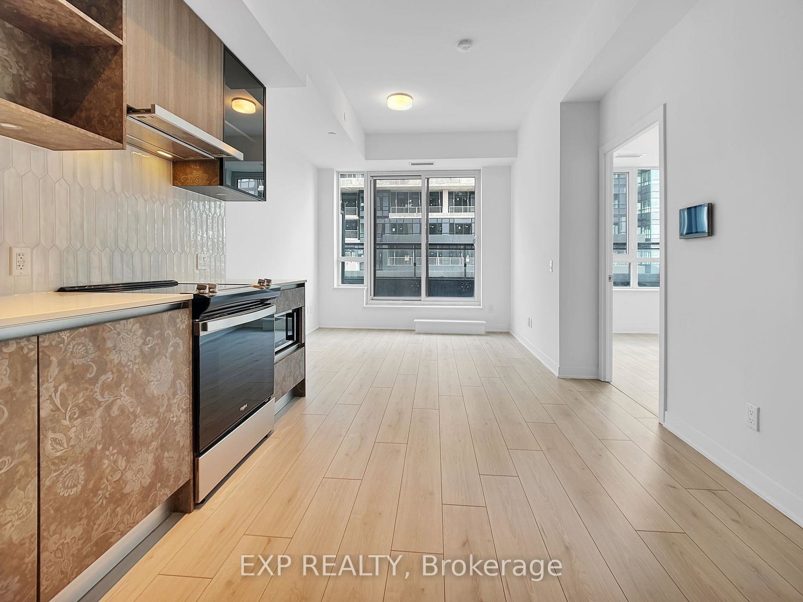 405-dundas-street-w-oakville-ontario-w13633814