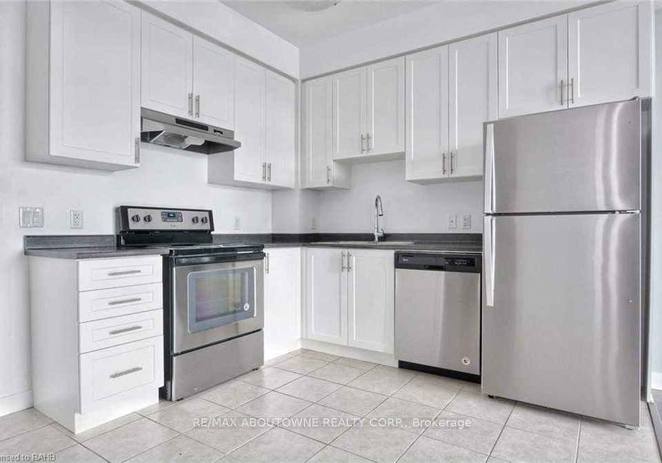 2490-old-bronte-road-oakville-ontario-w13633848