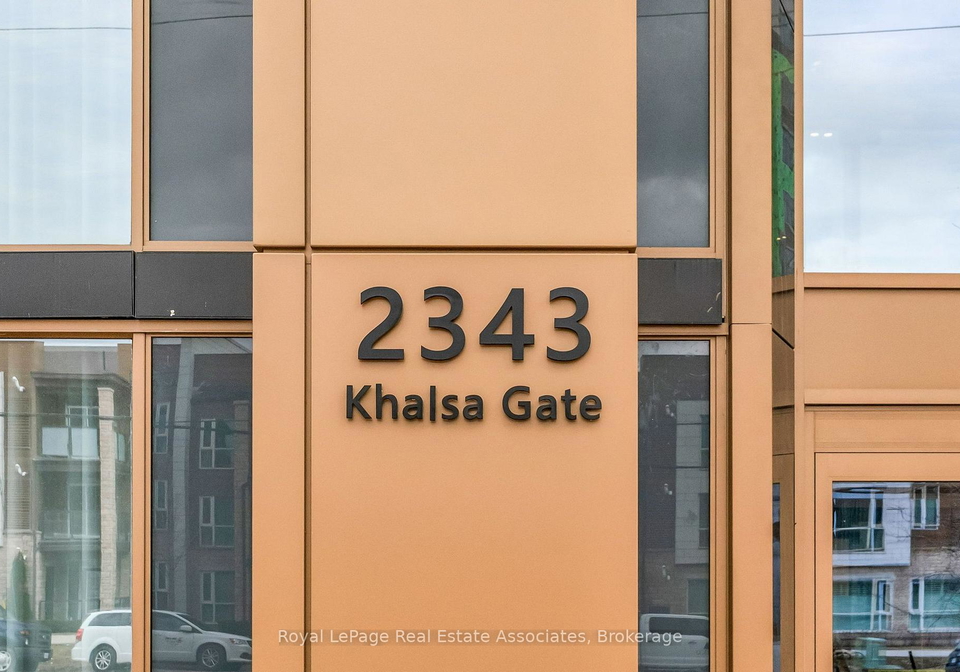 2343-khalsa-gate-oakville-ontario-w13633926
