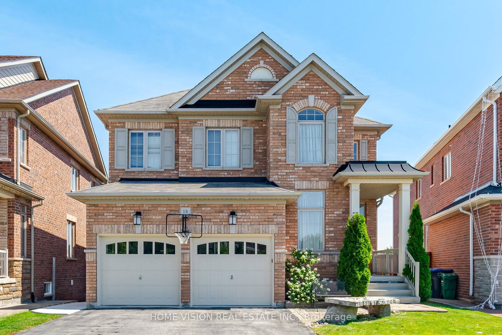 18-intrigue-trail-brampton-ontario-w13633978