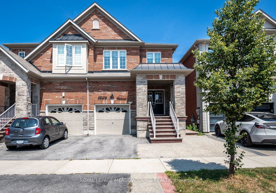1079-job-crescent-milton-ontario-w13634152