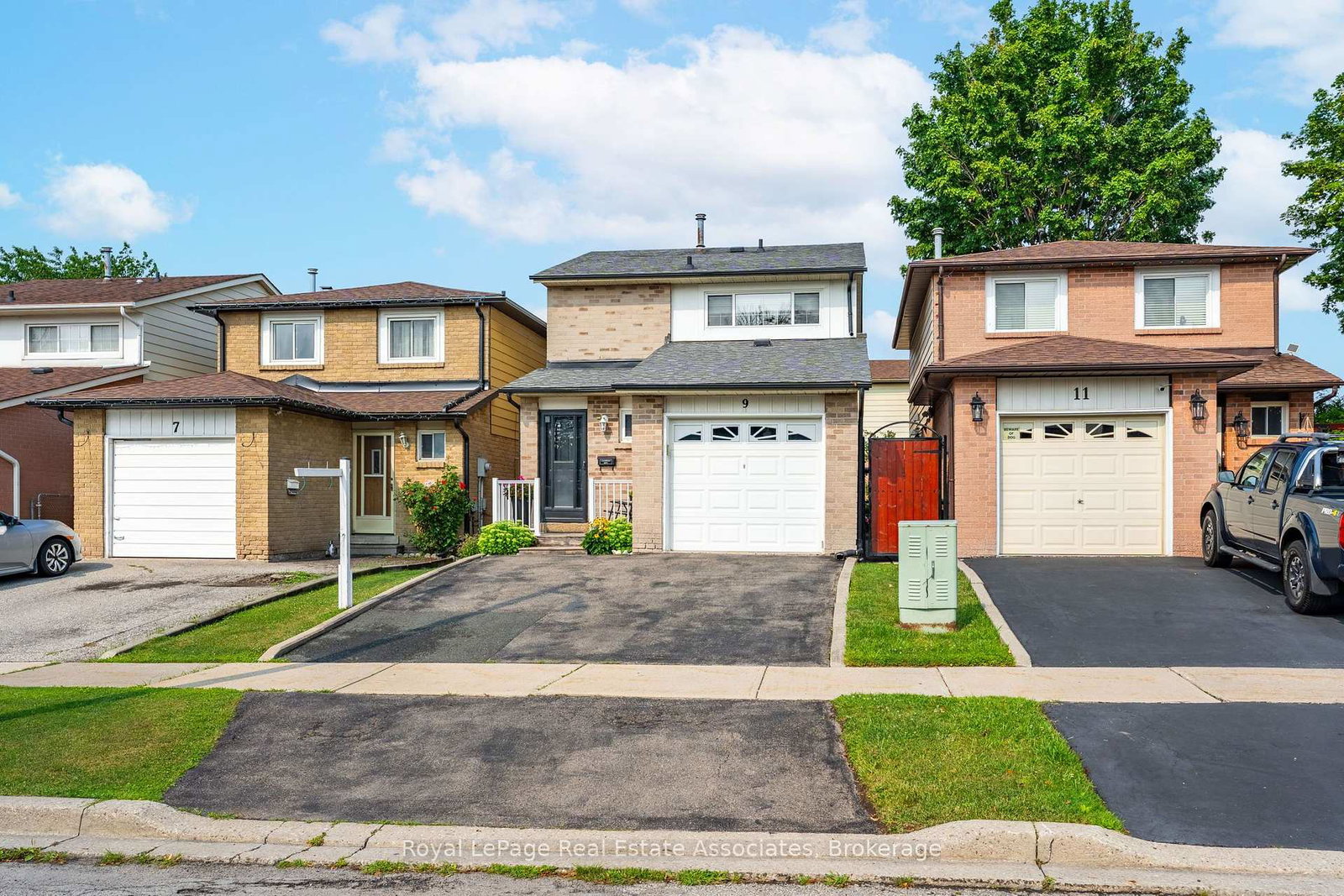 9-woodwind-drive-toronto-etobicoke-ontario-w13634156