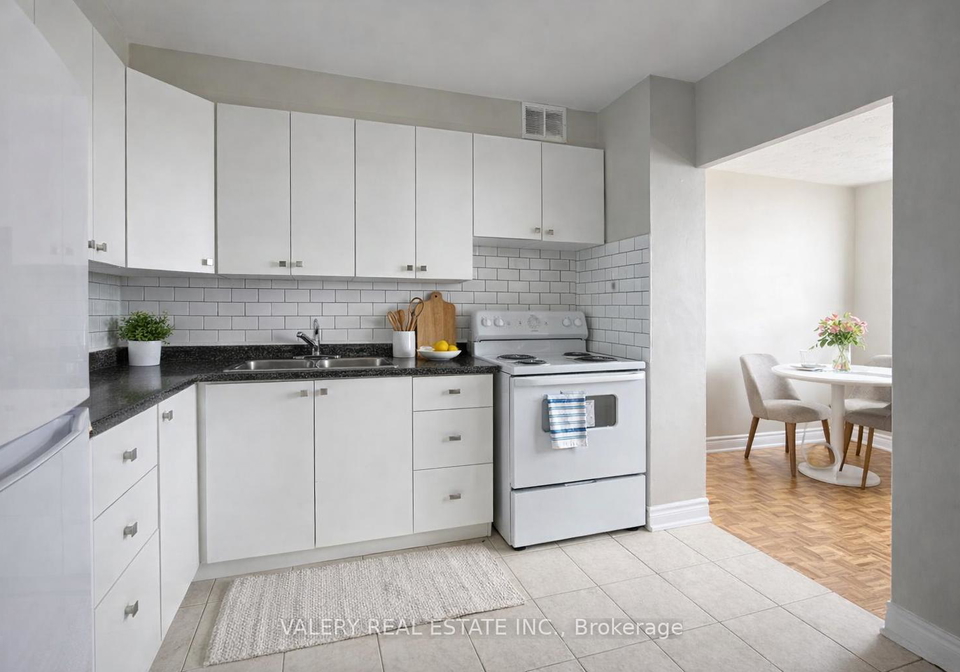 890-jane-street-toronto-toronto-ontario-w13634350