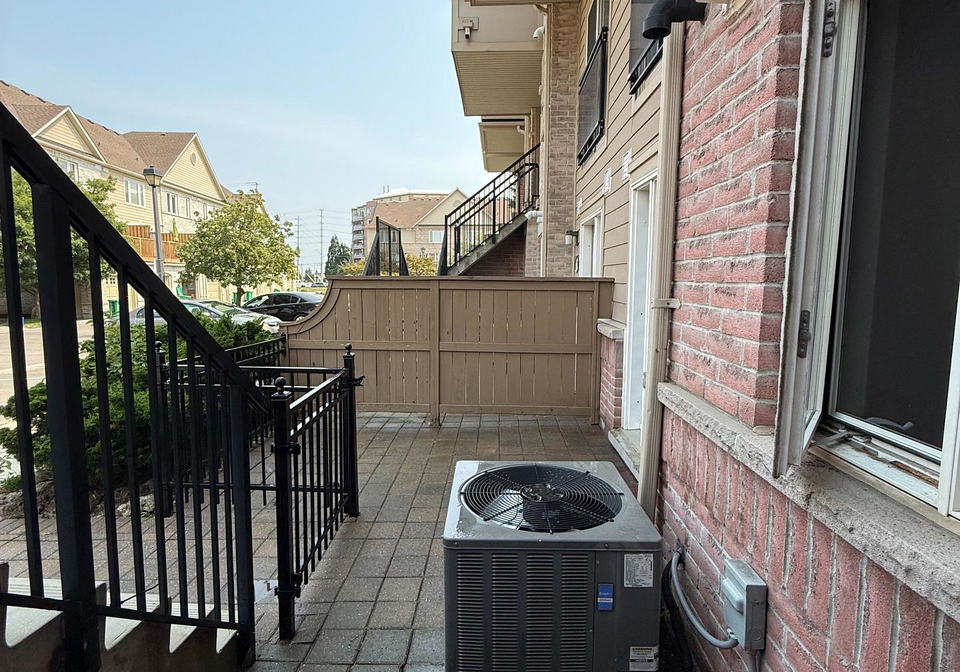 4975-southhampton-drive-mississauga-ontario-w13634440
