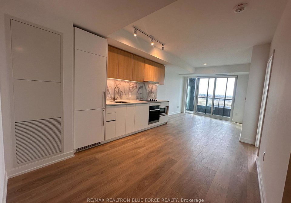 1100-sheppard-avenue-w-toronto-york-ontario-w13634454