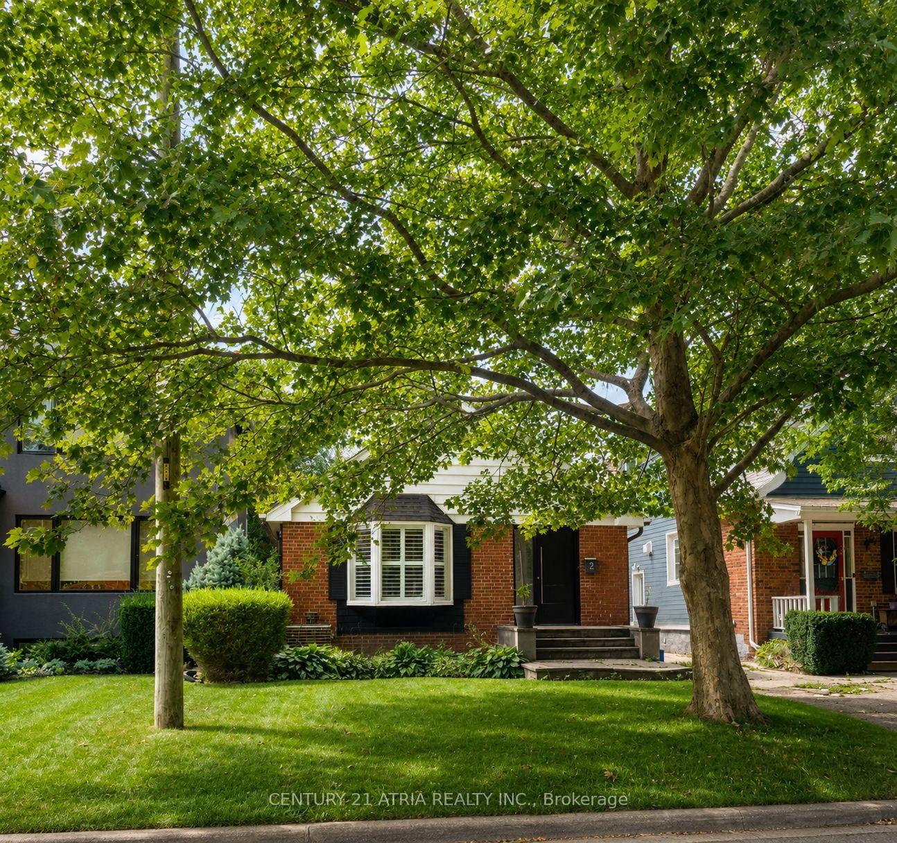 2-crystal-crescent-toronto-etobicoke-ontario-w13634760