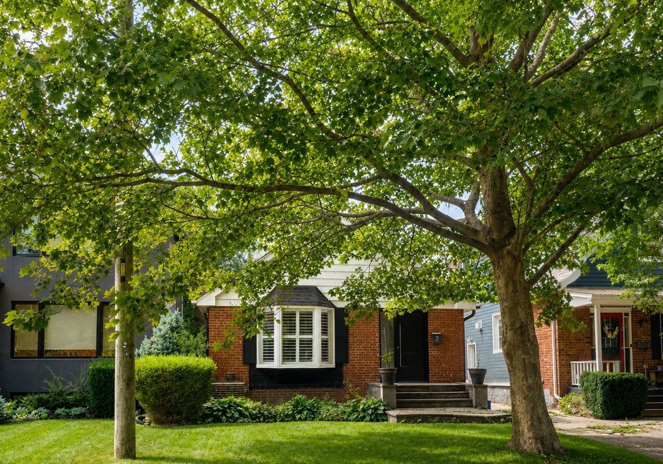 2-crystal-crescent-toronto-etobicoke-ontario-w13634760