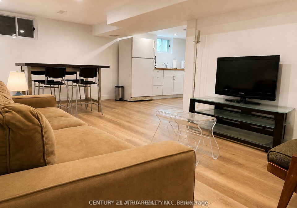 2-crystal-crescent-toronto-etobicoke-ontario-w13634760