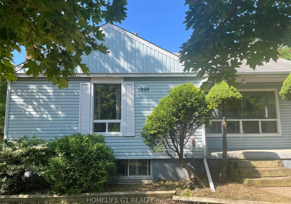 1098-kent-avenue-oakville-ontario-w13634812