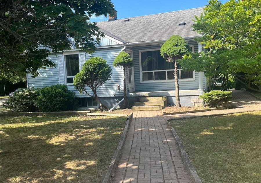 1098-kent-avenue-oakville-ontario-w13634812