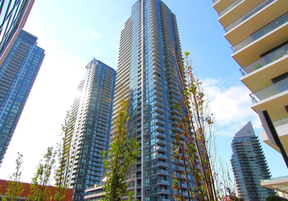 2220-lake-shore-boulevard-w-toronto-etobicoke-ontario-w13634996
