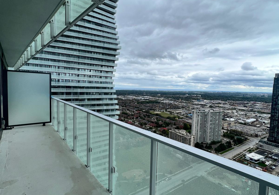 3900-confederation-parkway-mississauga-ontario-w13635036