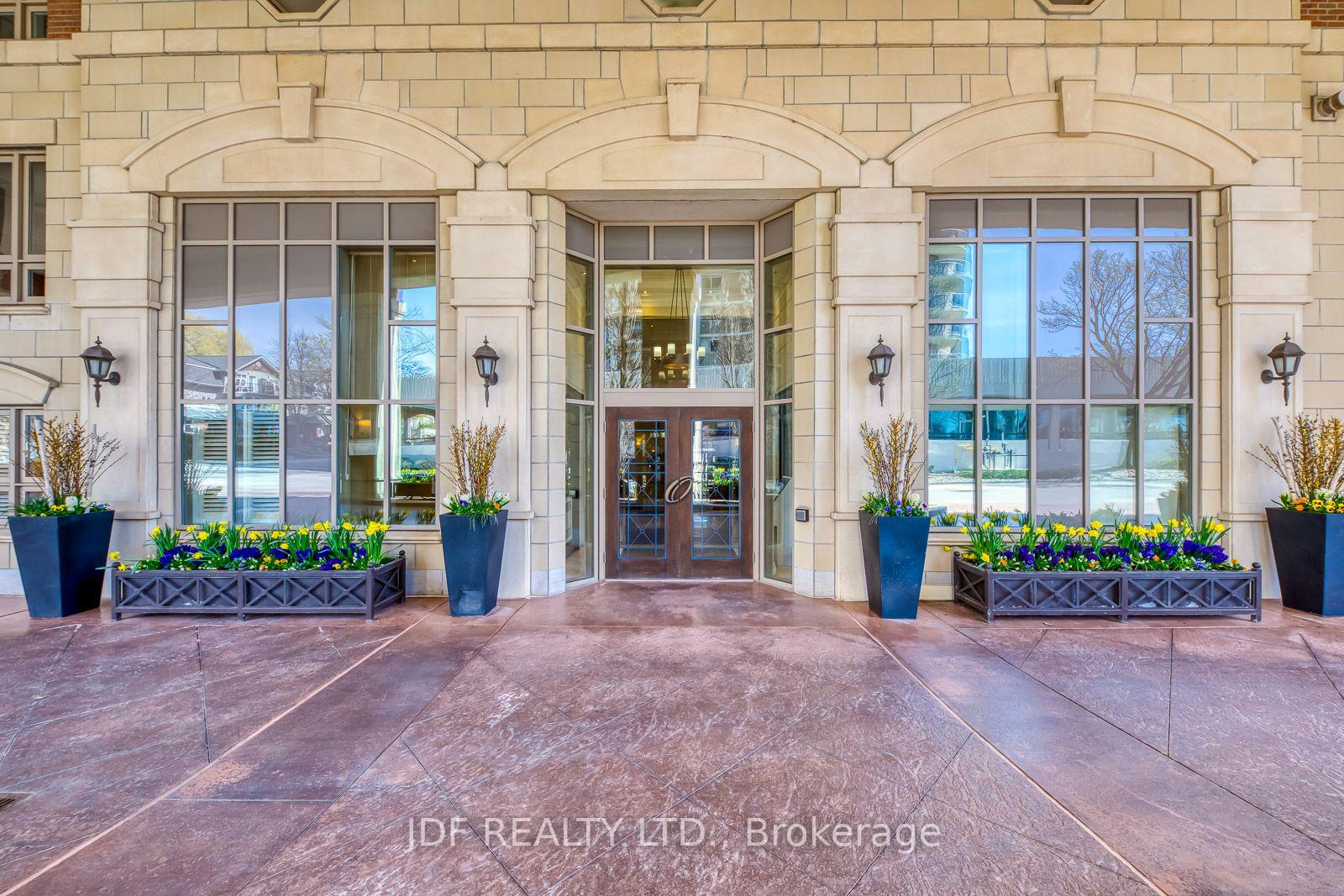 111-forsythe-street-oakville-ontario-w13635096