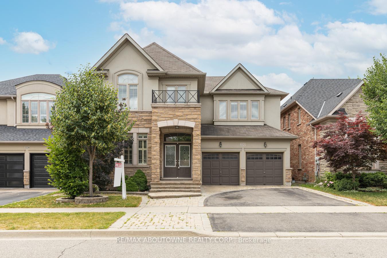 2232-millstone-drive-oakville-ontario-w13635186