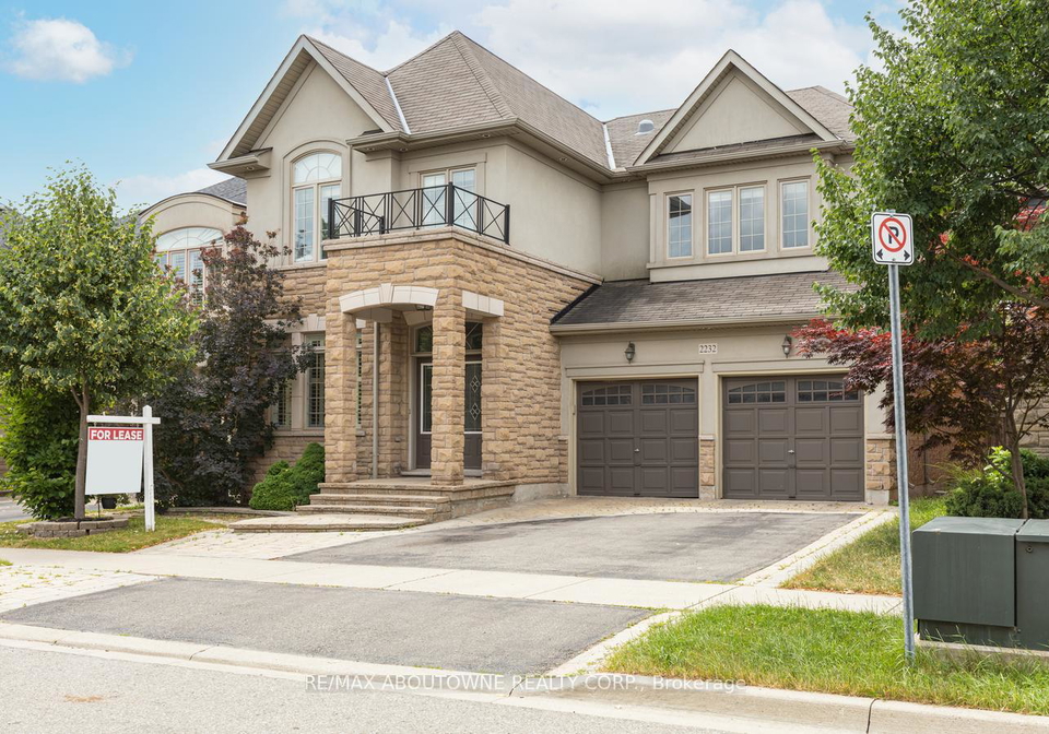 2232-millstone-drive-oakville-ontario-w13635186