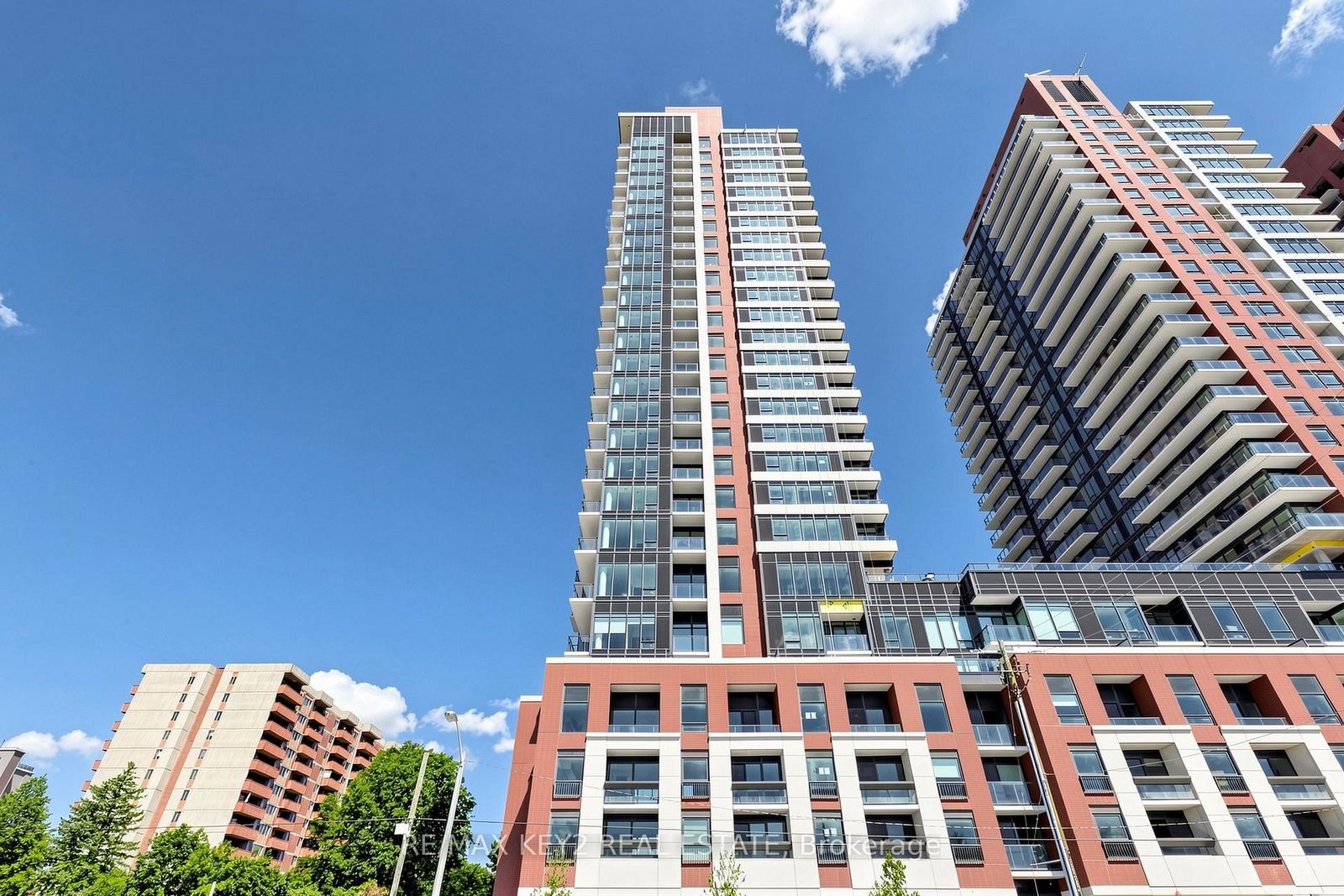 4010-eglinton-avenue-w-toronto-etobicoke-ontario-w13635292