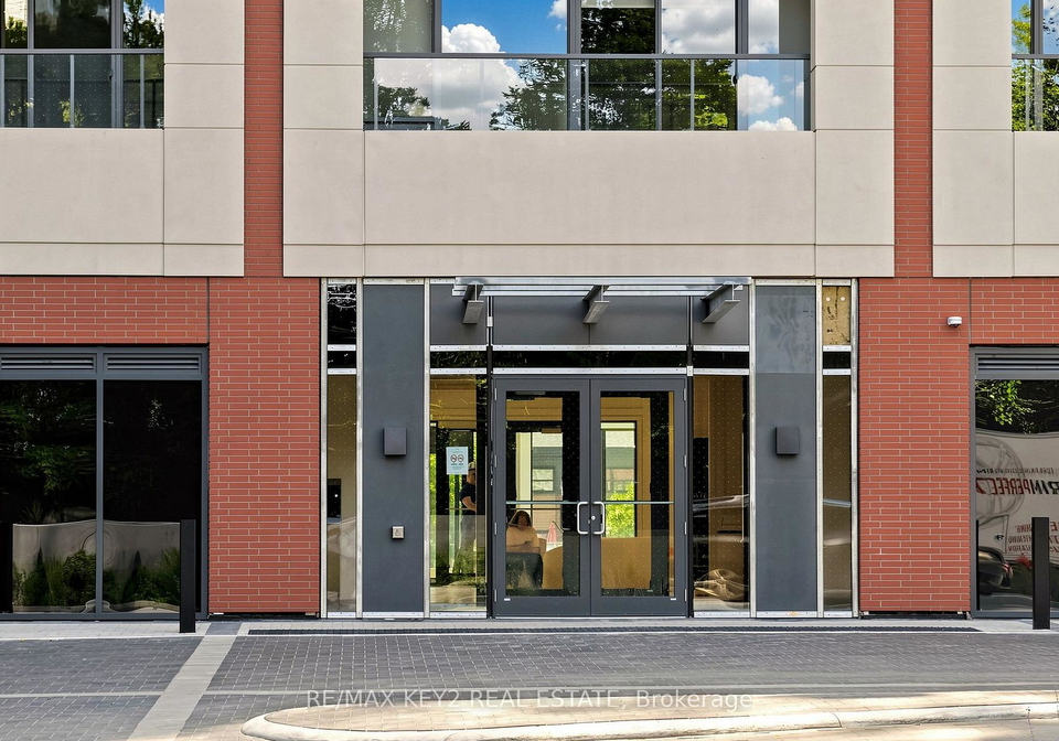 4010-eglinton-avenue-w-toronto-etobicoke-ontario-w13635292