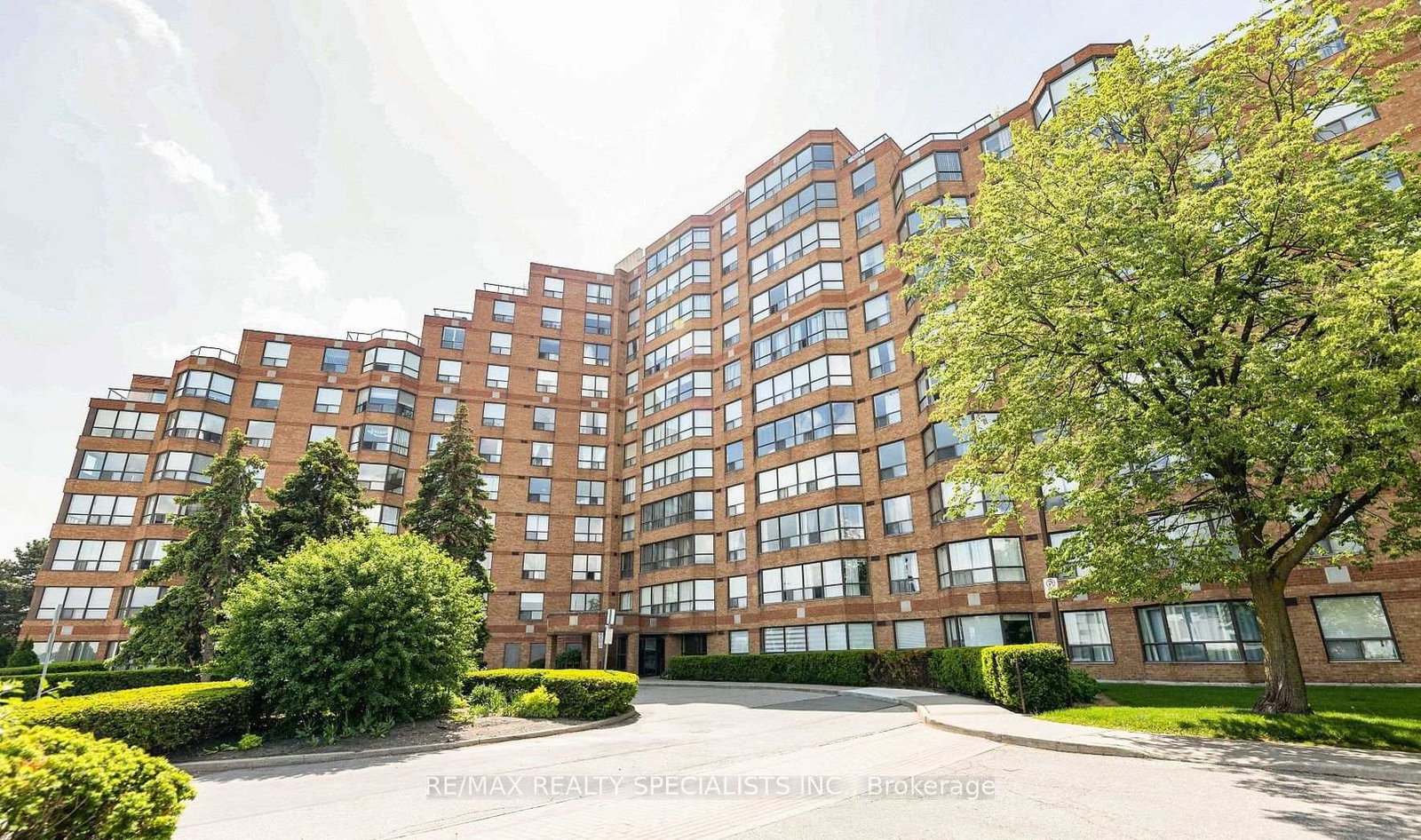 6-humberline-drive-toronto-etobicoke-ontario-w13635412