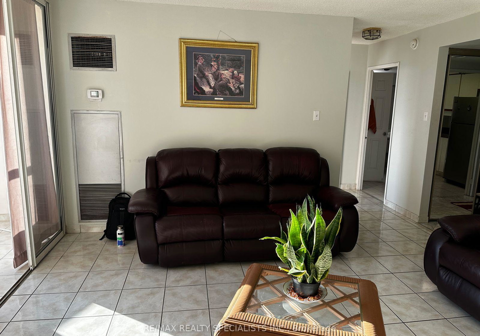 6-humberline-drive-toronto-etobicoke-ontario-w13635412