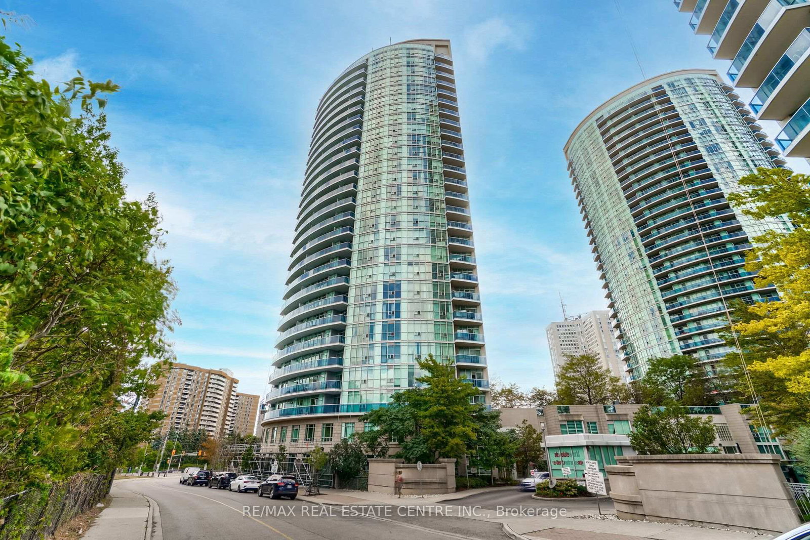 90-absolute-avenue-mississauga-ontario-w13635556