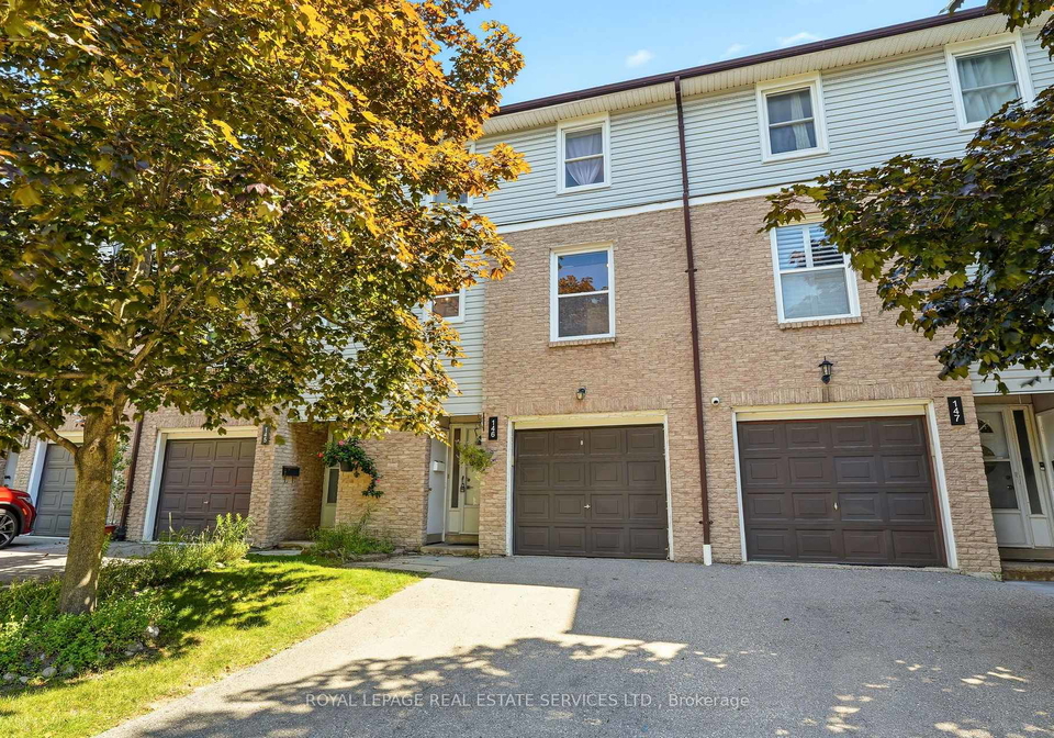 2440-bromsgrove-road-mississauga-ontario-w13635596