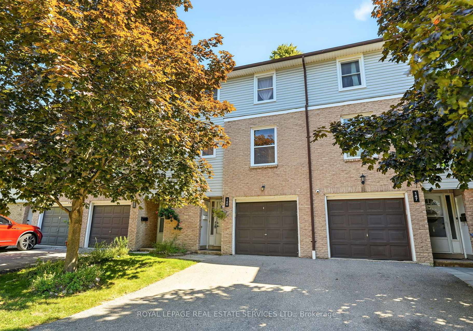 2440-bromsgrove-road-mississauga-ontario-w13635596