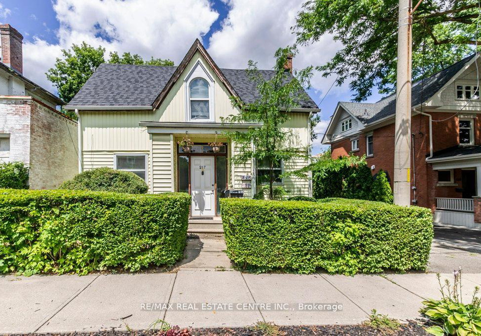 215-217-queen-street-milton-ontario-w13635598