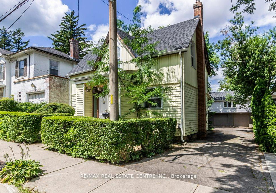215-217-queen-street-milton-ontario-w13635598