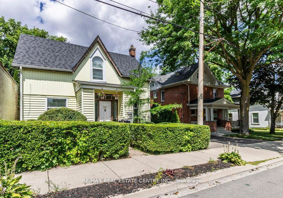 215-217-queen-street-milton-ontario-w13635598