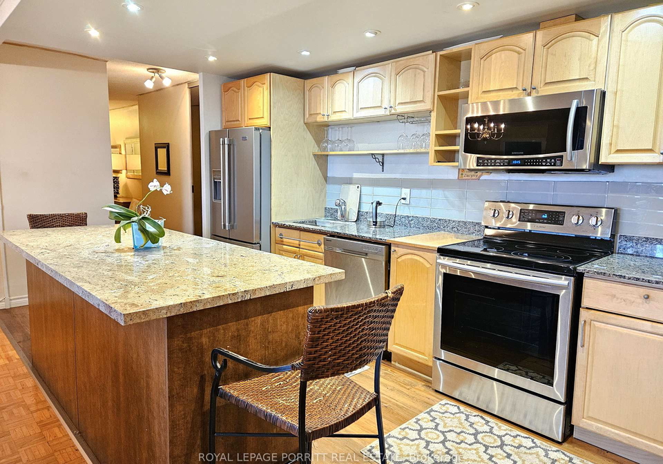 1535-lakeshore-road-e-mississauga-ontario-w13635610
