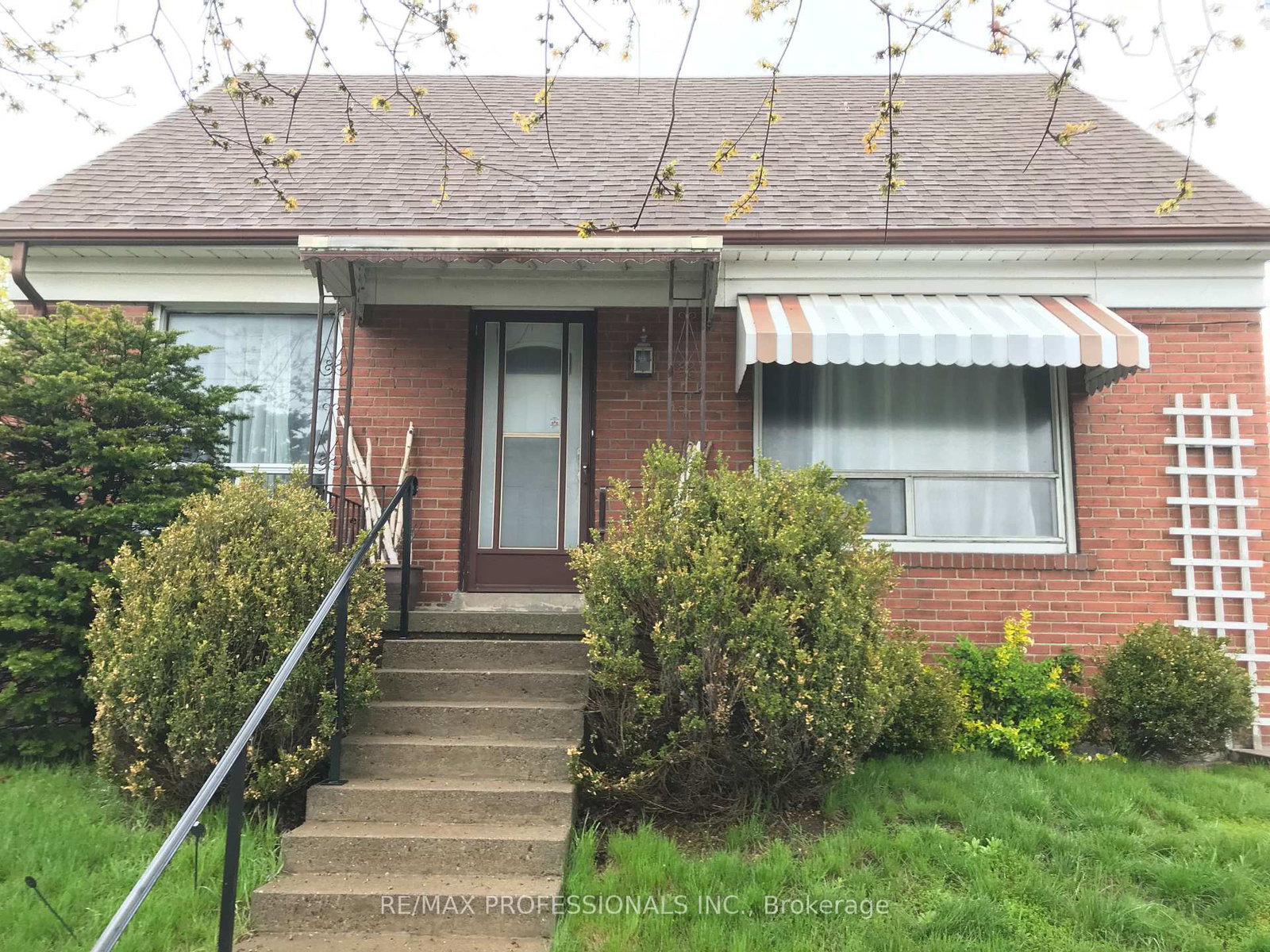 145-yorkview-drive-toronto-etobicoke-ontario-w13635624