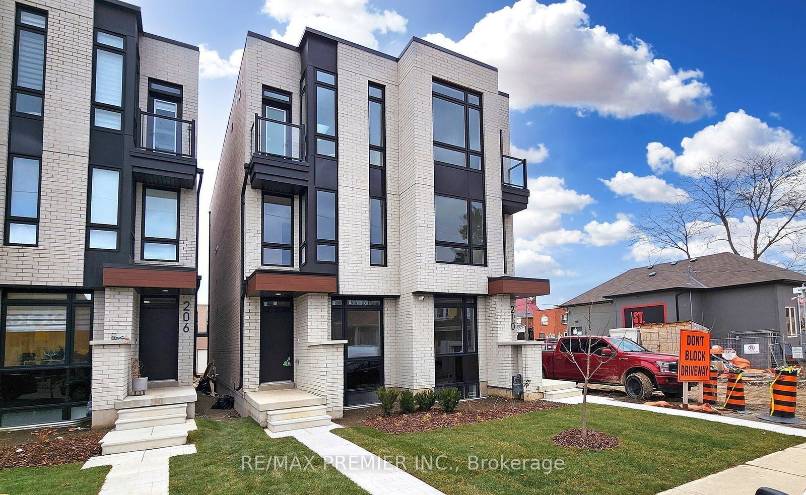 208-mcroberts-avenue-w-toronto-toronto-ontario-w13635678