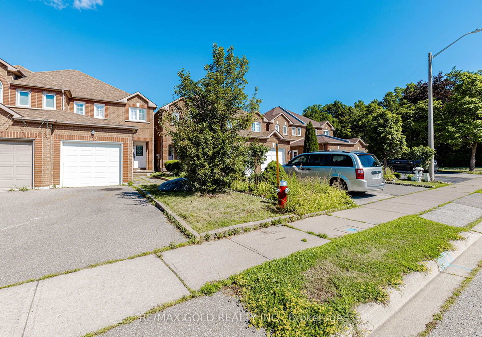 12-mccleave-crescent-brampton-ontario-w13635876