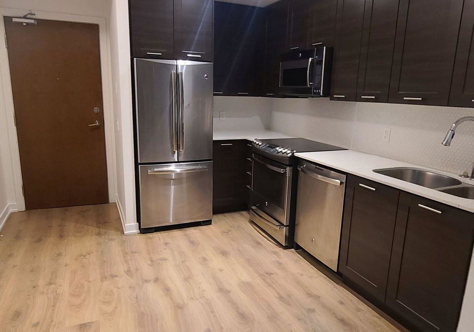 2212-lake-shore-boulevard-w-toronto-etobicoke-ontario-w13635926
