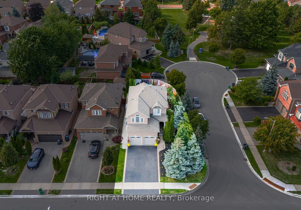 2-melrose-gardens-brampton-ontario-w13635974