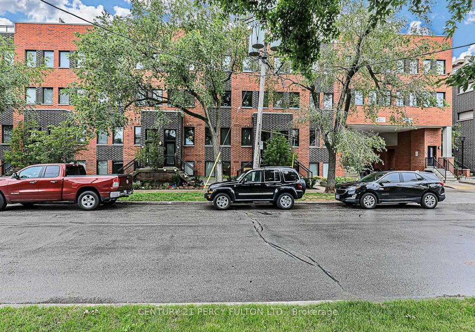 68-winston-park-boulevard-toronto-york-ontario-w13636382