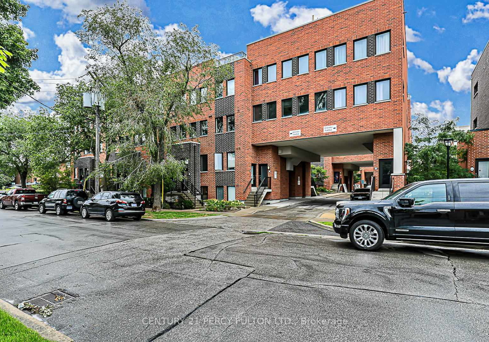 68-winston-park-boulevard-toronto-york-ontario-w13636382