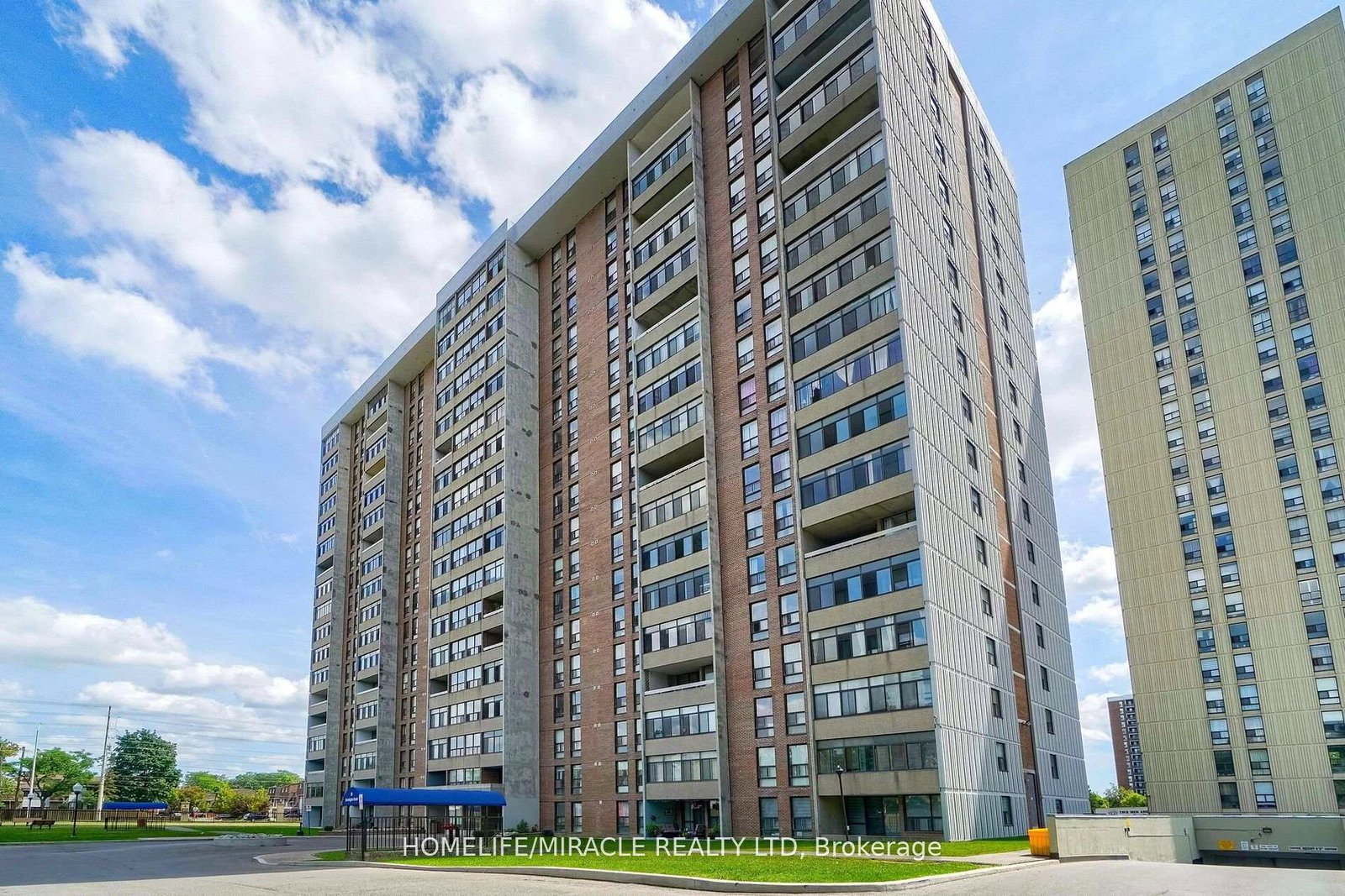 25-kensington-road-brampton-ontario-w13636778