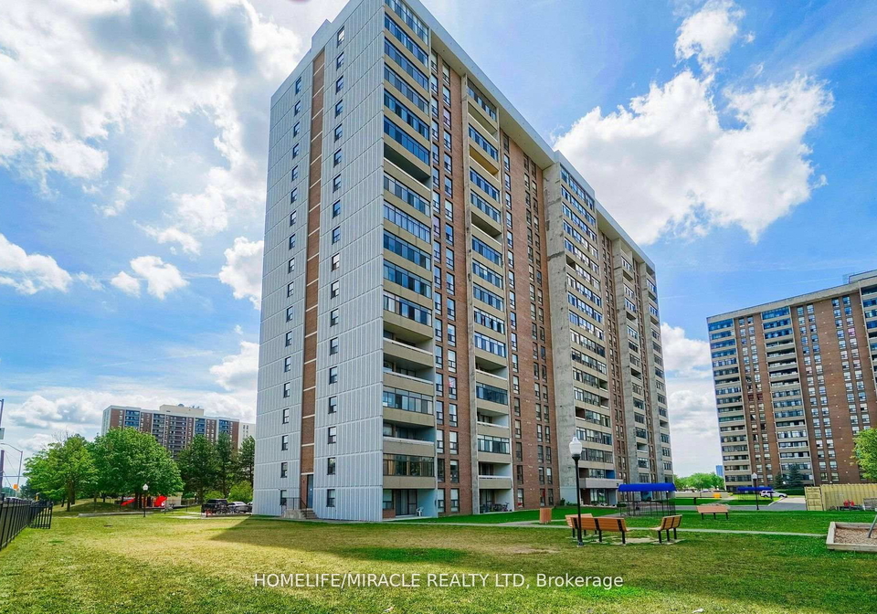 25-kensington-road-brampton-ontario-w13636778
