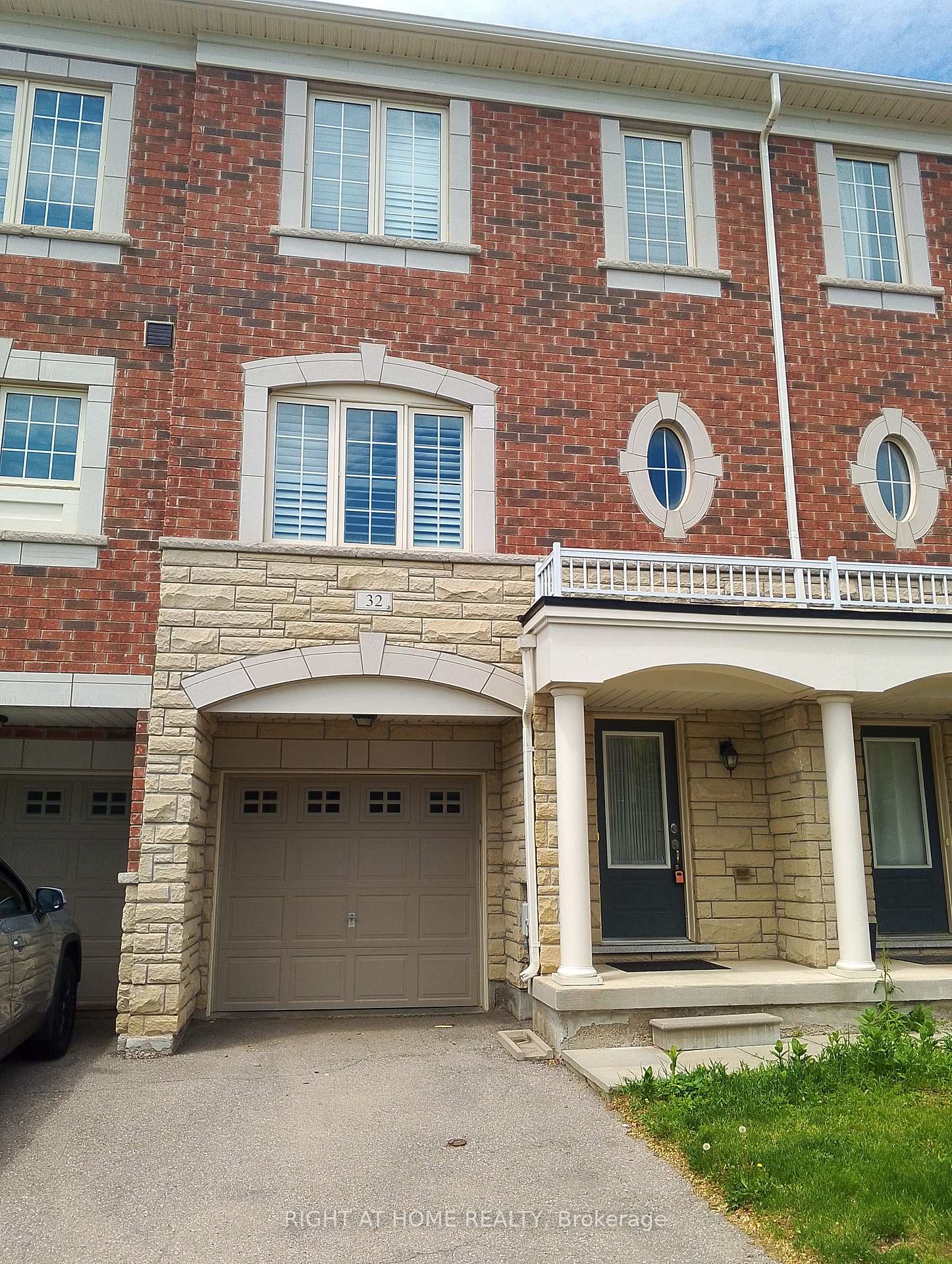 32-aspen-hills-road-brampton-ontario-w13636836
