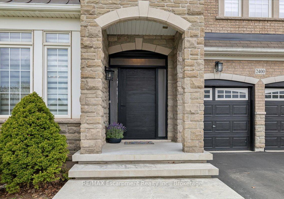 2400-spring-meadow-way-oakville-ontario-w13637016