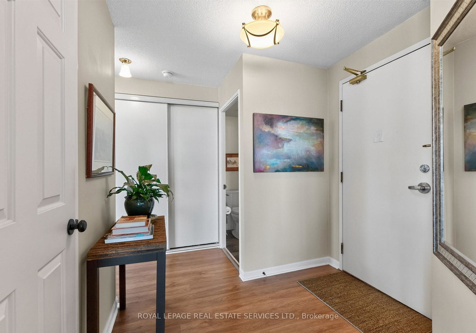 101-subway-crescent-toronto-etobicoke-ontario-w13637042